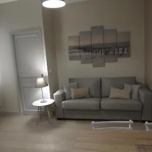 https://appart-cosy-2-pieces.fr-paris.fr